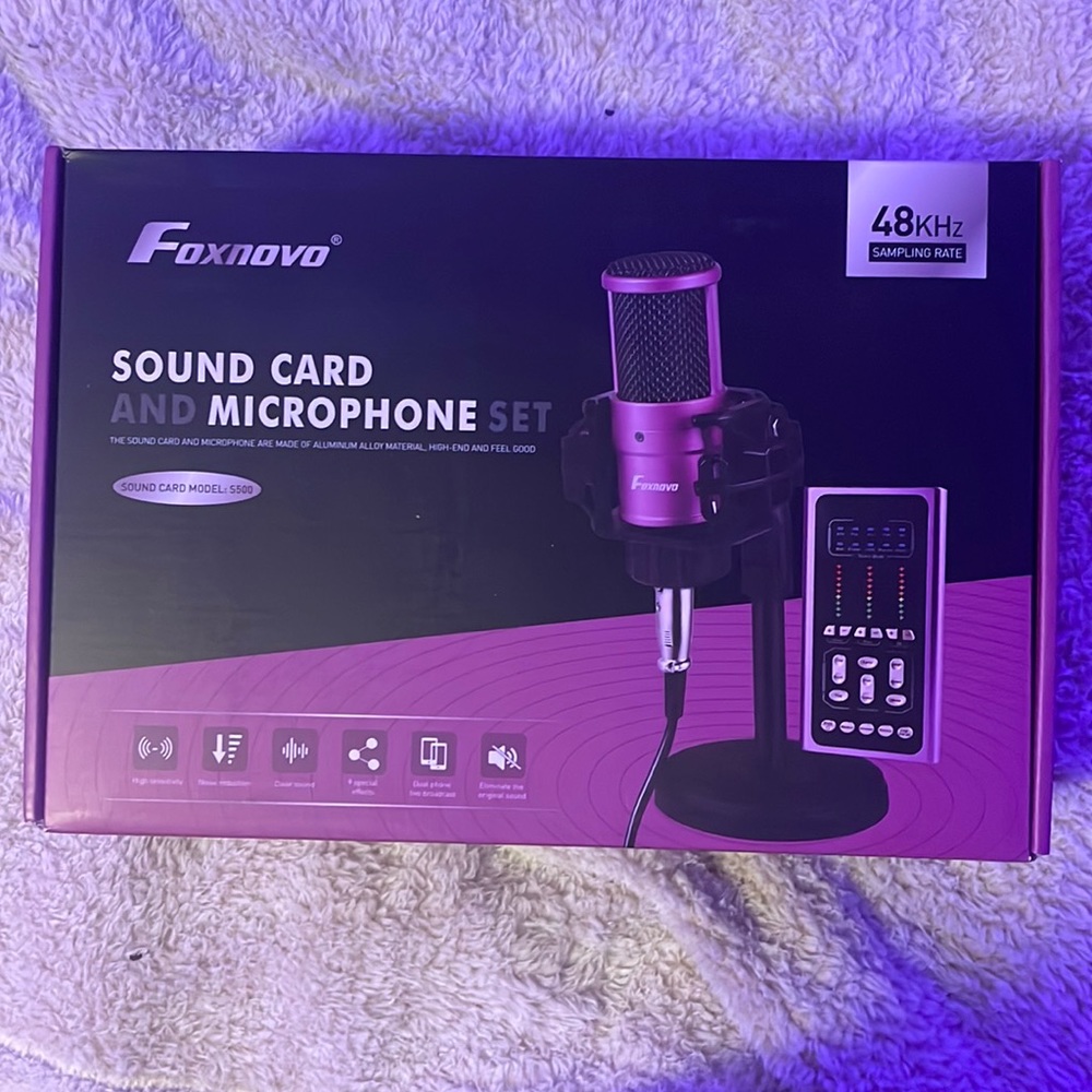 Condenser Podcast Recording Microphone. Easy to use USB recording microphone.